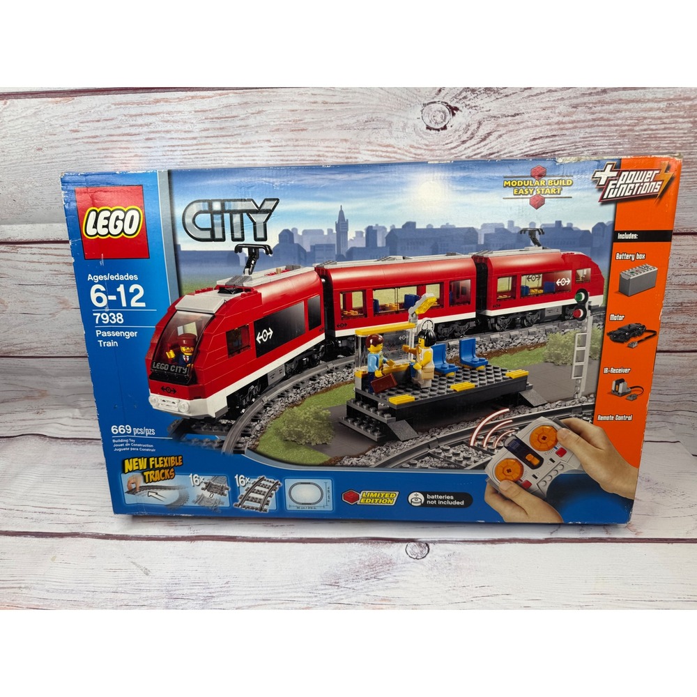 LEGO City Passenger Train 7938 Red High Speed Remote Control 669 Pcs Retired Set